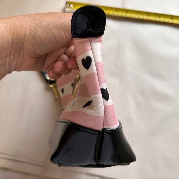 Betsey Johnson Pink and Black Heart Pattern Women's Make-up Bag Kit  Clutch - Picture 15 of 15